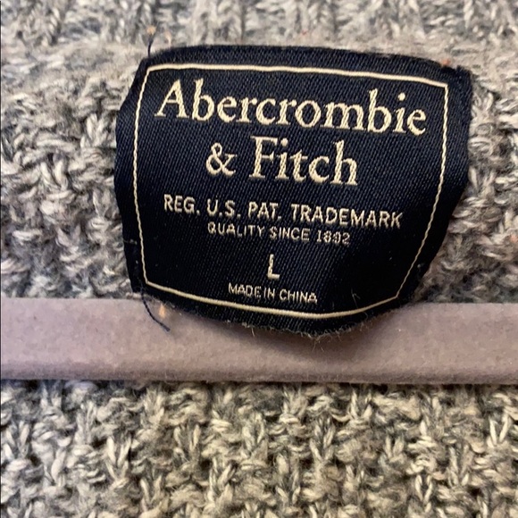 Abercrombie and Fitch sweater - Picture 4 of 5